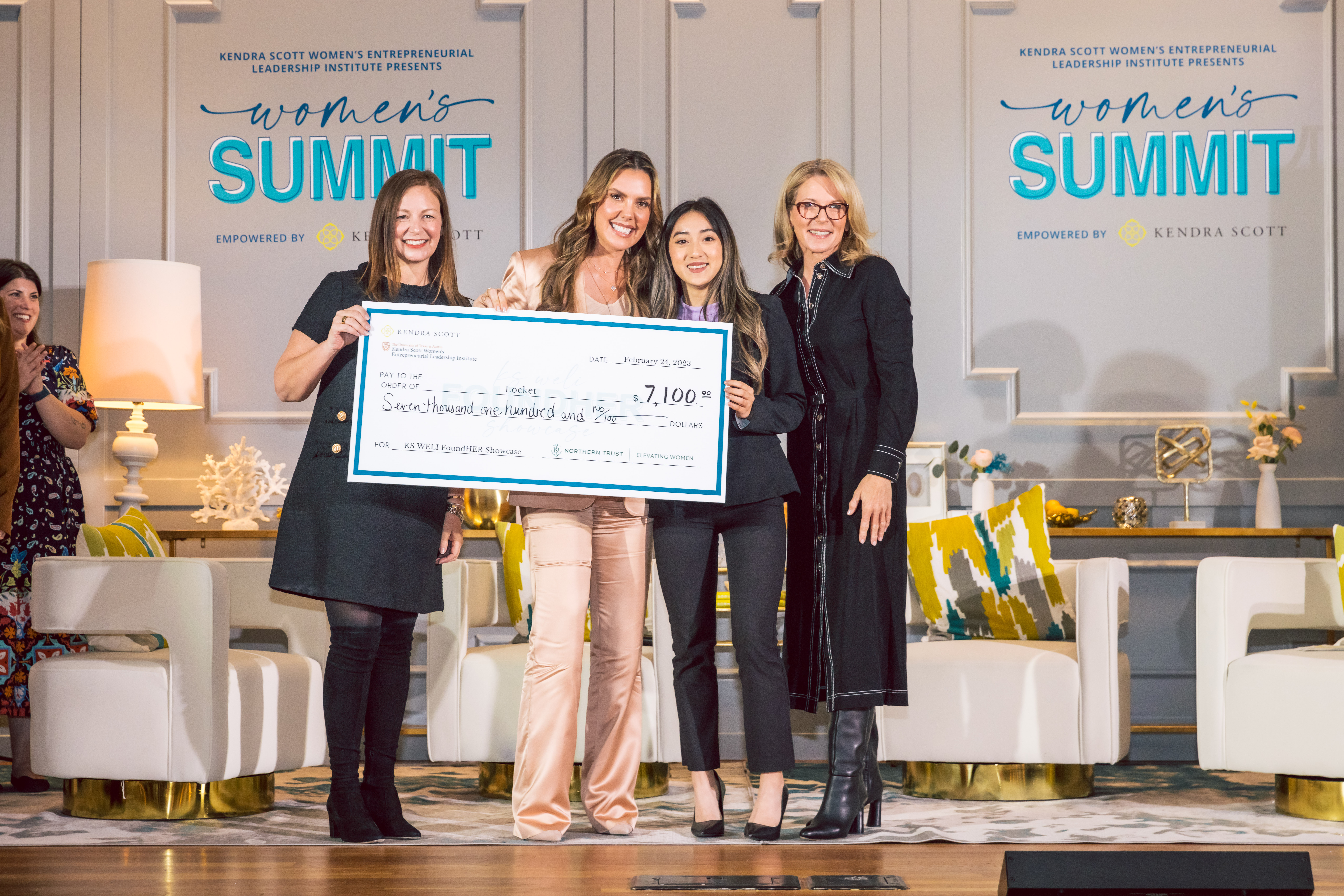Locket founder with Kendra Scott and award check